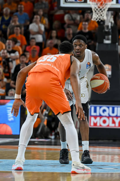 中的出局 中的出局