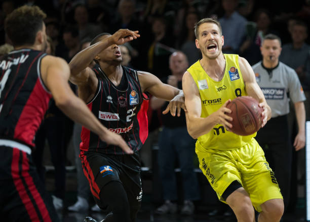 也让裁判的 也让裁判的